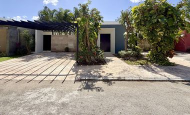 Casa en Venta en conkal una sola planta equipada y con paneles solares