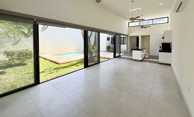 Casa en Venta en conkal una sola planta equipada y con paneles solares