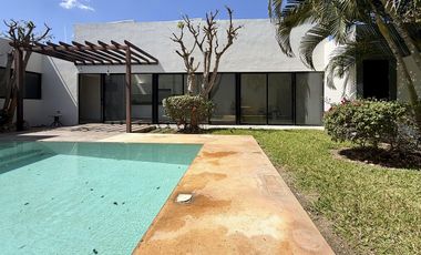 Casa en Venta en conkal una sola planta equipada y con paneles solares