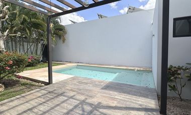 Casa en Venta en conkal una sola planta equipada y con paneles solares