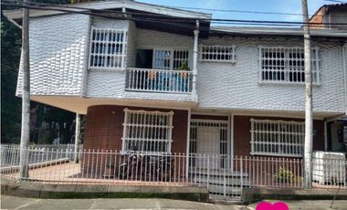 Se Arrienda Casa Comercial en San Joaquin, Medellín