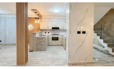 Casa esquinera con terraza en venta | Rincón del bosque - Palmira