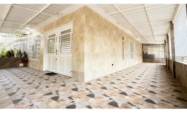 Casa esquinera con terraza en venta | Rincón del bosque - Palmira