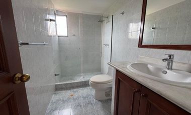 ALQUILO APARTAMENTO EN CIUDAD JARDIN DE 220m