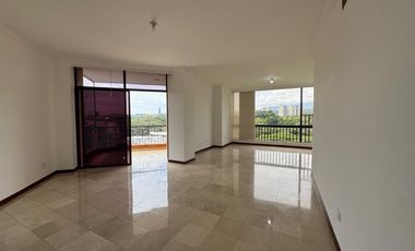 ALQUILO APARTAMENTO EN CIUDAD JARDIN DE 220m