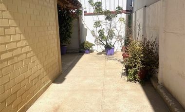 Casa en Arriendo en Gran oportunidad , casa de 2 dormitorios y un baño en placilla, Curauma.