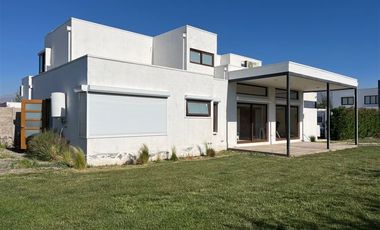 Casa en Venta en CALLE NUEVA, RINCONADA CONDOMINIO EL SAUCE