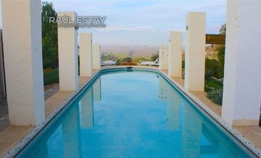 Casa en Venta en Hacienda Rinconada es un Condominio residencial consolidado a 3,6 km. del centro de Rinconada y 7 km. de Los Andes