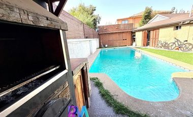 Casa en Venta en alcalde eduardo castillo velasco con avenida americo vespucio