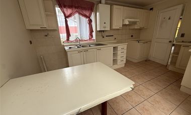 Casa en Arriendo en Casa en excelente ubicacion en Valle Volcanes, Puerto Montt para habitacional o Comercial