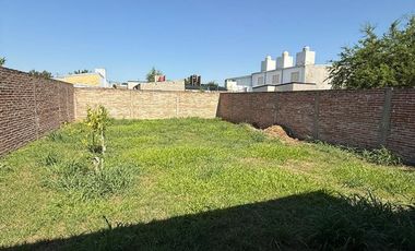 VENTA CASA A ESTRENAR - Barrio Oeste, Esperanza.-
