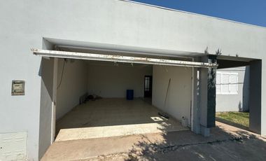 VENTA CASA A ESTRENAR - Barrio Oeste, Esperanza.-
