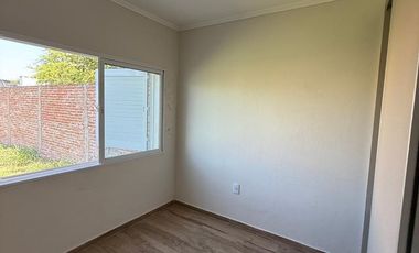 VENTA CASA A ESTRENAR - Barrio Oeste, Esperanza.-