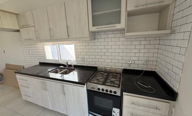 VENTA CASA A ESTRENAR - Barrio Oeste, Esperanza.-