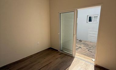 VENTA CASA A ESTRENAR - Barrio Oeste, Esperanza.-