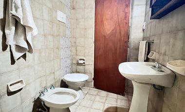 EN VENTA CASA BARRIO SUR - CON QUINCHO Y PILETA