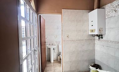 EN VENTA CASA BARRIO SUR - CON QUINCHO Y PILETA