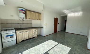 ALQUILER DEPTO 2 AMBIENTES CON BALCON PURA LUZ