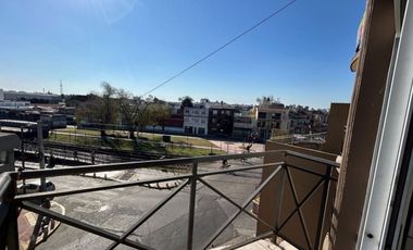 ALQUILER DEPTO 2 AMBIENTES CON BALCON PURA LUZ