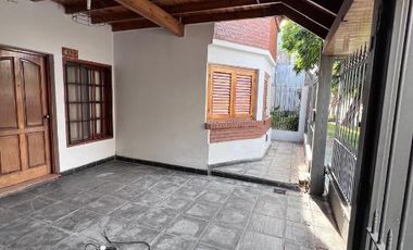 Casa en venta en Ezpeleta Este