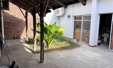 Casa en venta en Ezpeleta Este