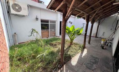 Casa en venta en Ezpeleta Este