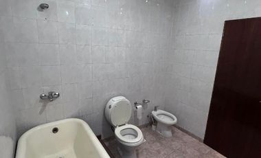 Casa en venta en Ezpeleta Este