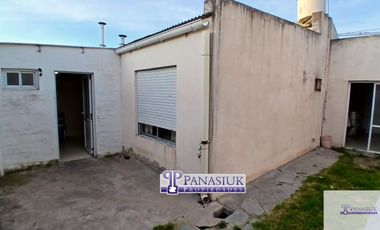 Casa en venta c/ cochera en 9 de Julio