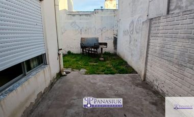 Casa en venta c/ cochera en 9 de Julio