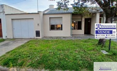 Casa en venta c/ cochera en 9 de Julio