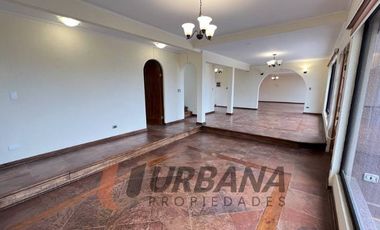 OPORTUNIDAD! HERMOSA Y AMPLIA CASA EN LA HERRADURA