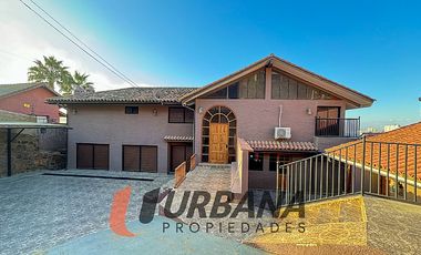 OPORTUNIDAD! HERMOSA Y AMPLIA CASA EN LA HERRADURA