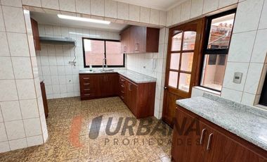 OPORTUNIDAD! HERMOSA Y AMPLIA CASA EN LA HERRADURA