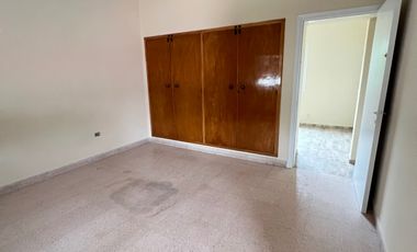 Propiedad-Casa de 5 dormitorios en venta en San Rafael, Mendoza