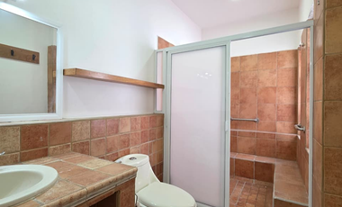 RESIDENCIA EN RENTA 2 PLANTAS, 2 RECÁMARAS, 3 BAÑOS, COCHERA 1 AUTO