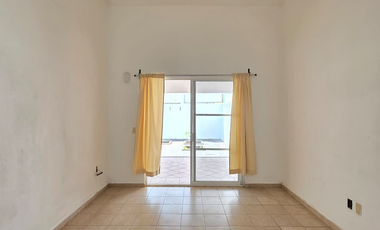 RESIDENCIA EN RENTA 2 PLANTAS, 2 RECÁMARAS, 3 BAÑOS, COCHERA 1 AUTO