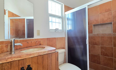 RESIDENCIA EN VENTA, 2 PLANTAS, 2 RECÁMARAS, 3 BAÑOS, ESTACIONAMIENTO 1 AUTO