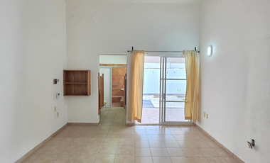 RESIDENCIA EN VENTA, 2 PLANTAS, 2 RECÁMARAS, 3 BAÑOS, ESTACIONAMIENTO 1 AUTO
