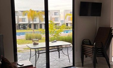 Casa Amueblada en Renta con 3 Habitaciones, Alberca y Amenidades en Xochitepec