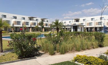 Casa Amueblada en Renta con 3 Habitaciones, Alberca y Amenidades en Xochitepec