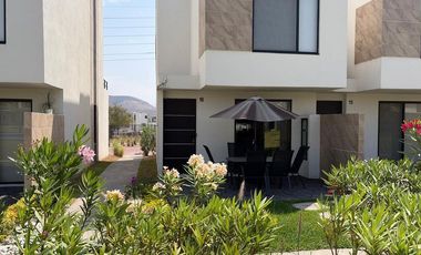 Casa Amueblada en Renta con 3 Habitaciones, Alberca y Amenidades en Xochitepec