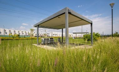 Casa Amueblada en Renta con 3 Habitaciones, Alberca y Amenidades en Xochitepec