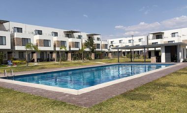 Casa Amueblada en Renta con 3 Habitaciones, Alberca y Amenidades en Xochitepec