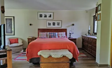 Casa en arriendo c/ estacionamiento en Rotonda Atenas