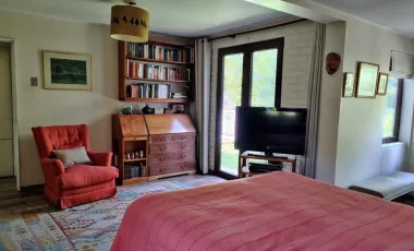 Casa en arriendo c/ estacionamiento en Rotonda Atenas