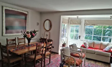 Casa en arriendo c/ estacionamiento en Rotonda Atenas