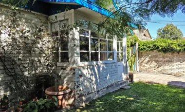 Casa en arriendo c/ estacionamiento en Rotonda Atenas