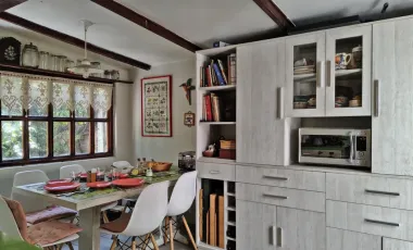 Casa en arriendo c/ estacionamiento en Rotonda Atenas