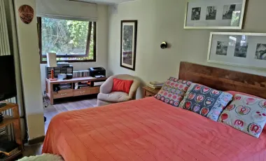 Casa en arriendo c/ estacionamiento en Rotonda Atenas