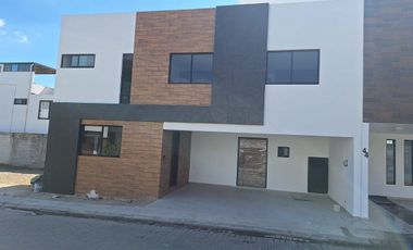 ESTRENA CASA FRACC. SUSPIRO, CERCA PLAZA SAN DIEGO